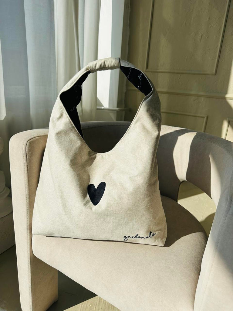 Moon Bag Heart - White
